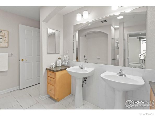 1521 Vine Street 302, Denver CO 80206