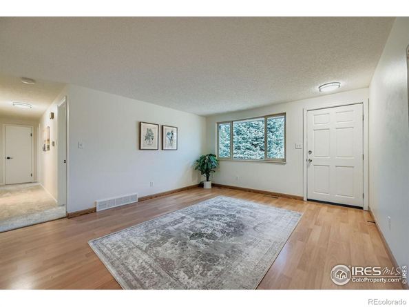 727 Hubbard Drive, Longmont CO 80504