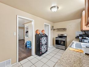 1717 Clinton Street, Aurora CO 80010