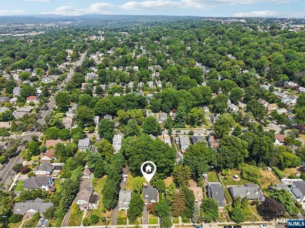 323 E Oakdene Avenue, Leonia NJ 07605