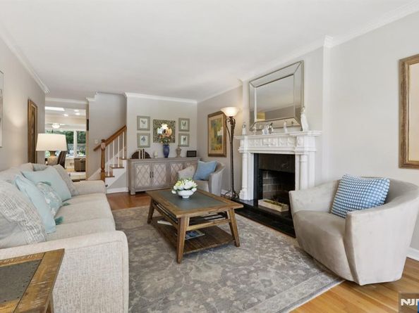 323 E Oakdene Avenue, Leonia NJ 07605