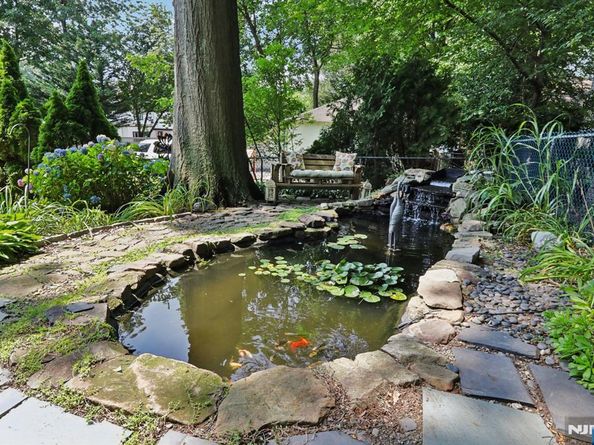 323 E Oakdene Avenue, Leonia NJ 07605