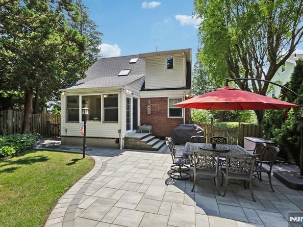 323 E Oakdene Avenue, Leonia NJ 07605