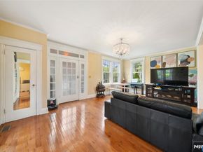 3 Drury Lane, Fort Lee NJ 07024