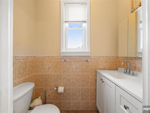 3 Drury Lane, Fort Lee NJ 07024