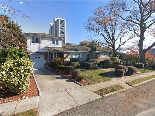 209 Tremont Avenue, Fort Lee NJ 07024