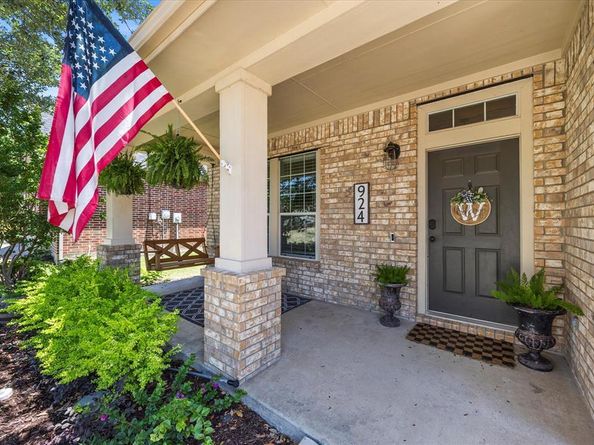 924  Mangrove Drive , Fate Texas 75087
