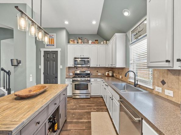 924  Mangrove Drive , Fate Texas 75087