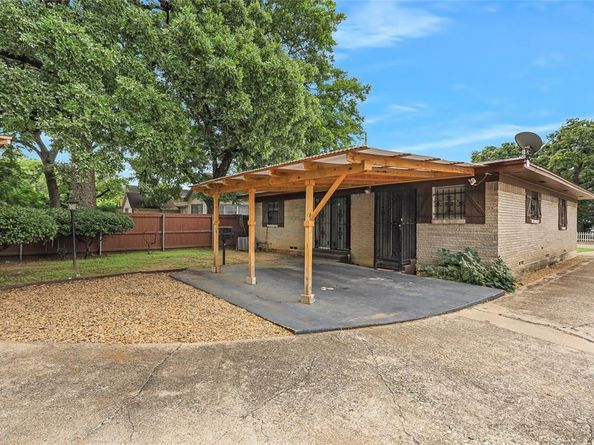 2825  Warren Avenue , Dallas Texas 75215