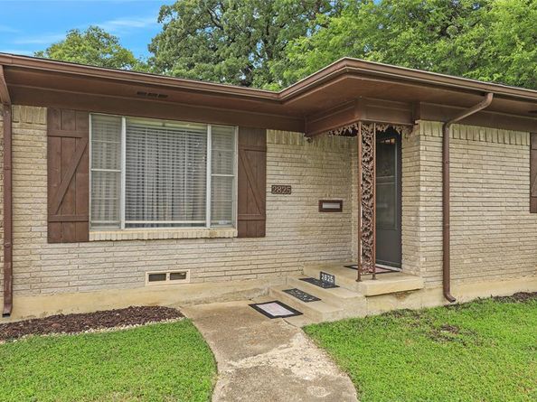 2825  Warren Avenue , Dallas Texas 75215
