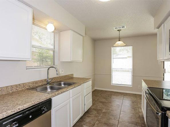 1209  Pin Oak Drive , Denton Texas 76209