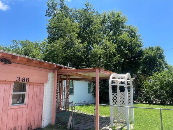 366 S St Augustine Drive , Dallas Texas 75217