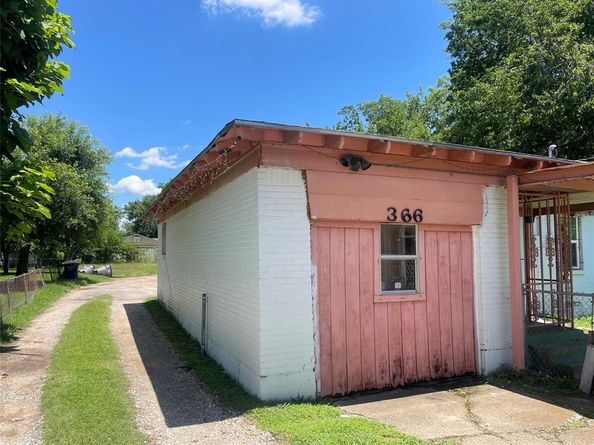 366 S St Augustine Drive , Dallas Texas 75217
