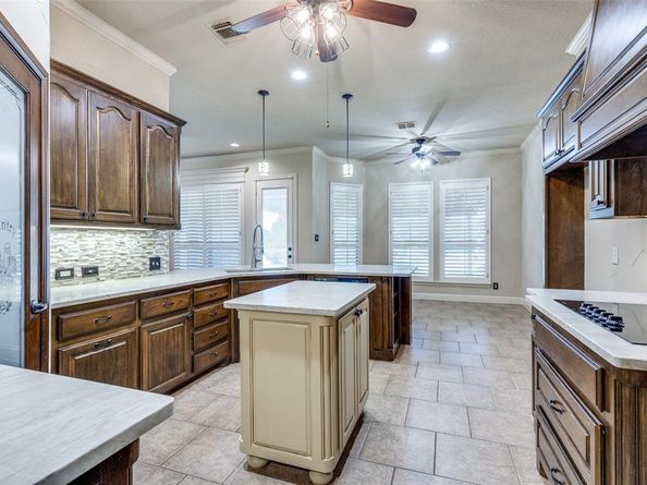 1201  Rollie Michael Lane , Fort Worth Texas 76179