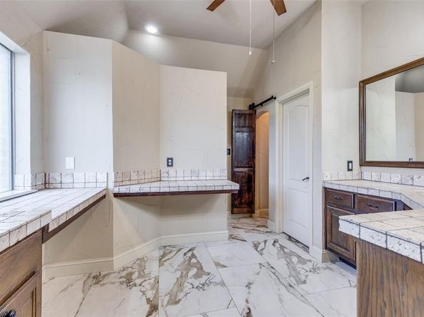 1201  Rollie Michael Lane , Fort Worth Texas 76179