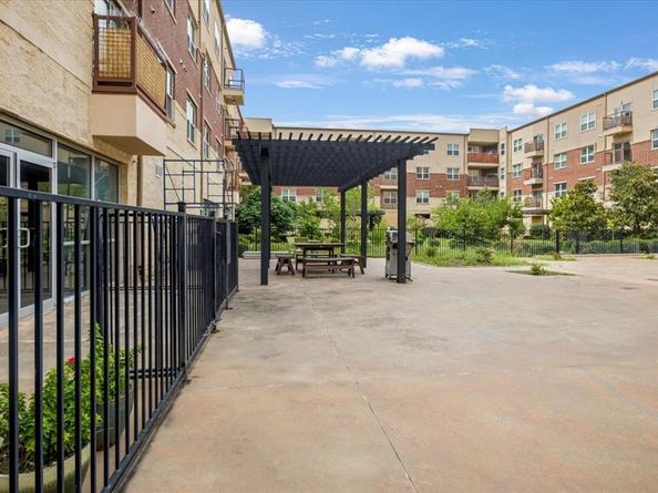 1100 W Trinity Mills Road  2046, Carrollton Texas 75006