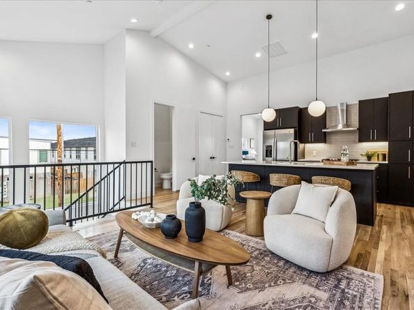 2138  Lovedale Avenue  102, Dallas Texas 75235