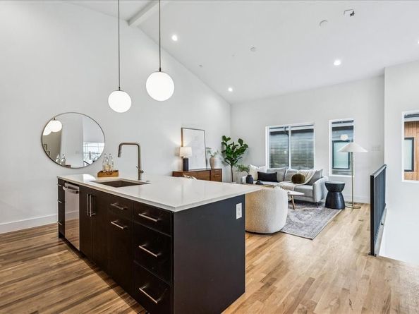 2138  Lovedale Avenue  102, Dallas Texas 75235
