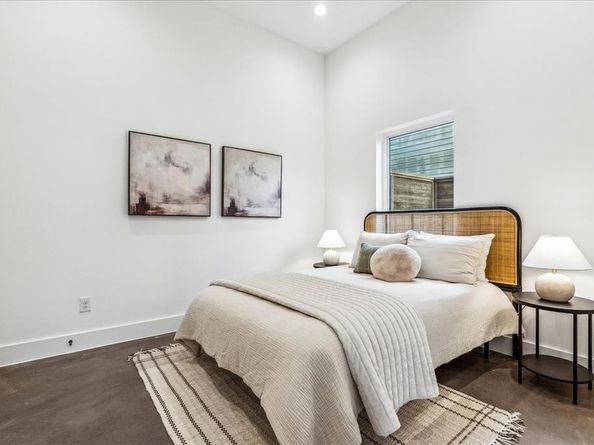 2138  Lovedale Avenue  102, Dallas Texas 75235