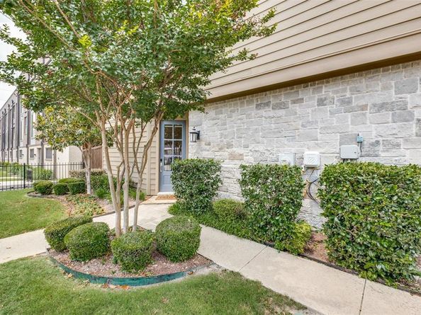 5917  Evening Star Place , Dallas Texas 75235