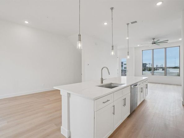 13351  Goodland Street  204, Farmers Branch Texas 75234