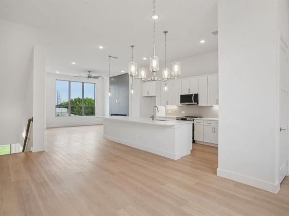 13351  Goodland Street  204, Farmers Branch Texas 75234