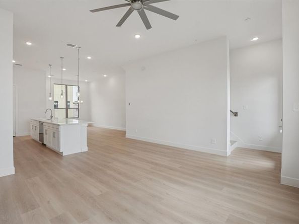 13351  Goodland Street  204, Farmers Branch Texas 75234