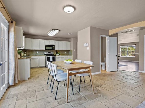 10636  Highland Ridge Road , Fort Worth Texas 76108
