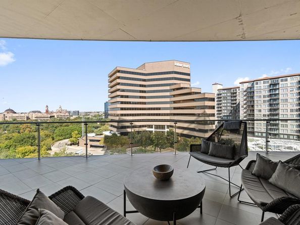 3130 N Harwood Street  804, Dallas Texas 75201