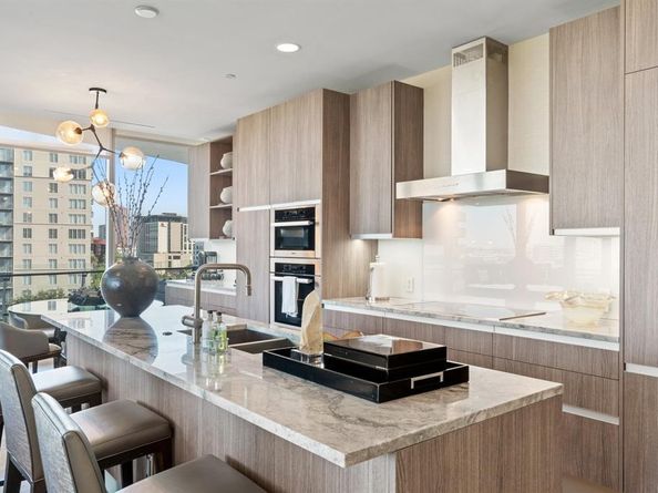 3130 N Harwood Street  804, Dallas Texas 75201