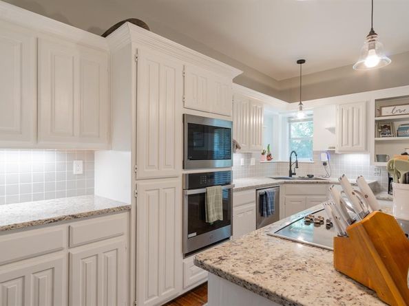 2416  Hedgeapple Drive , Arlington Texas 76001