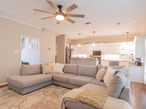 2416  Hedgeapple Drive , Arlington Texas 76001
