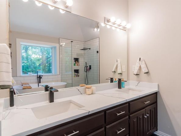 2416  Hedgeapple Drive , Arlington Texas 76001