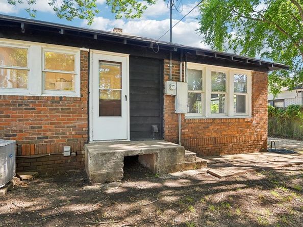 2414  Emmett Street , Dallas Texas 75211