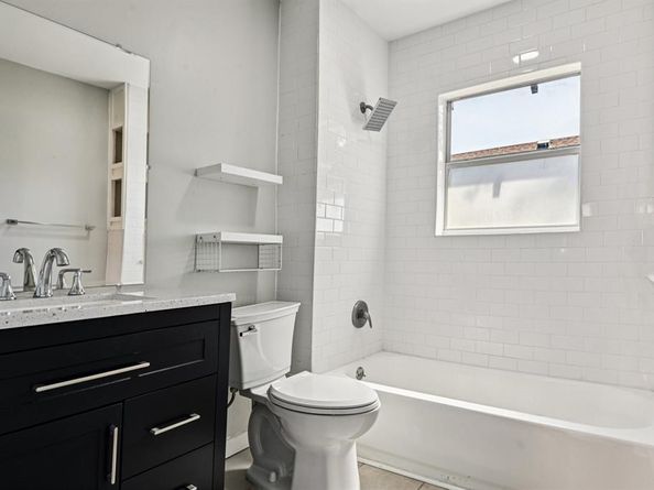 2414  Emmett Street , Dallas Texas 75211