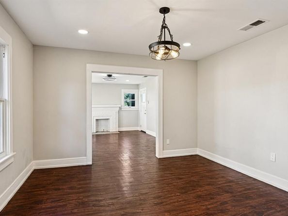 2414  Emmett Street , Dallas Texas 75211