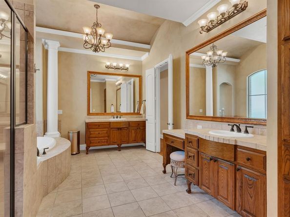 10500  Estancia Court , Fort Worth Texas 76108