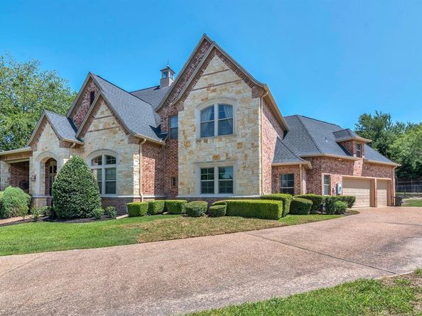 10500  Estancia Court , Fort Worth Texas 76108