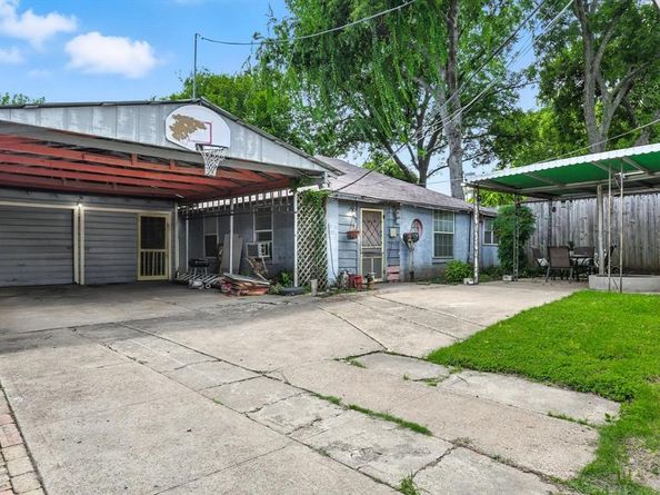 5111  Stoneleigh Avenue , Dallas Texas 75235