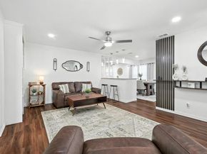 5111  Stoneleigh Avenue , Dallas Texas 75235