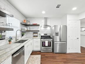 5111  Stoneleigh Avenue , Dallas Texas 75235