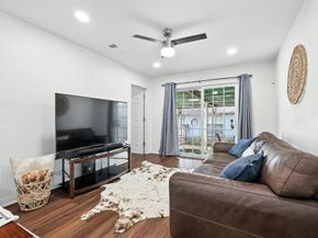 5111  Stoneleigh Avenue , Dallas Texas 75235