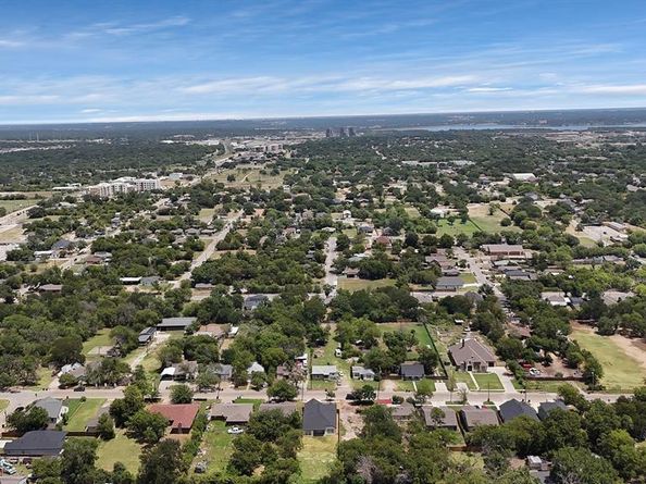 1700 S Hughes Street , Fort Worth Texas 76105