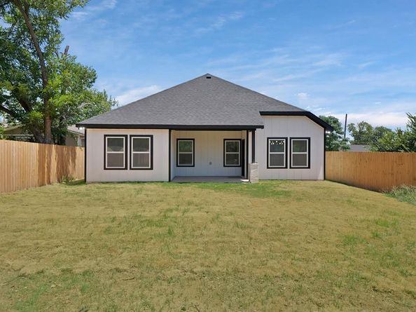1700 S Hughes Street , Fort Worth Texas 76105