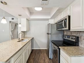 2505  Wedglea Drive  209, Dallas Texas 75211