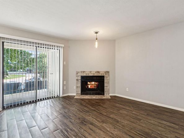 2505  Wedglea Drive  209, Dallas Texas 75211