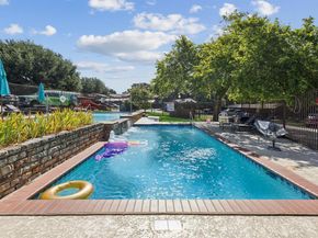 2505  Wedglea Drive  209, Dallas Texas 75211