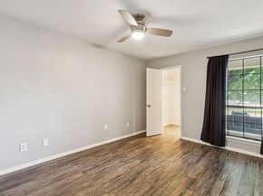 2505  Wedglea Drive  209, Dallas Texas 75211