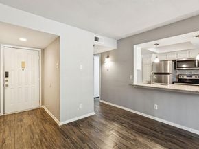 2505  Wedglea Drive  209, Dallas Texas 75211