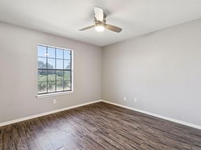 2505  Wedglea Drive  209, Dallas Texas 75211